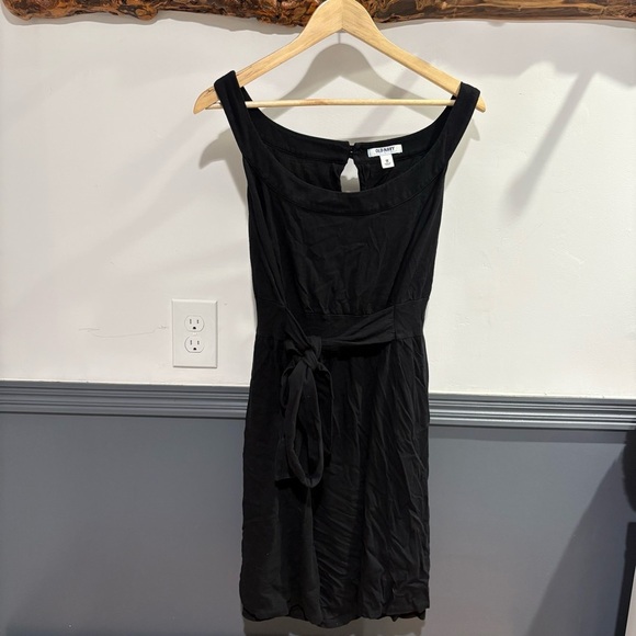 Old Navy Elegant Sleeveless Black Dress - Picture 5 of 8